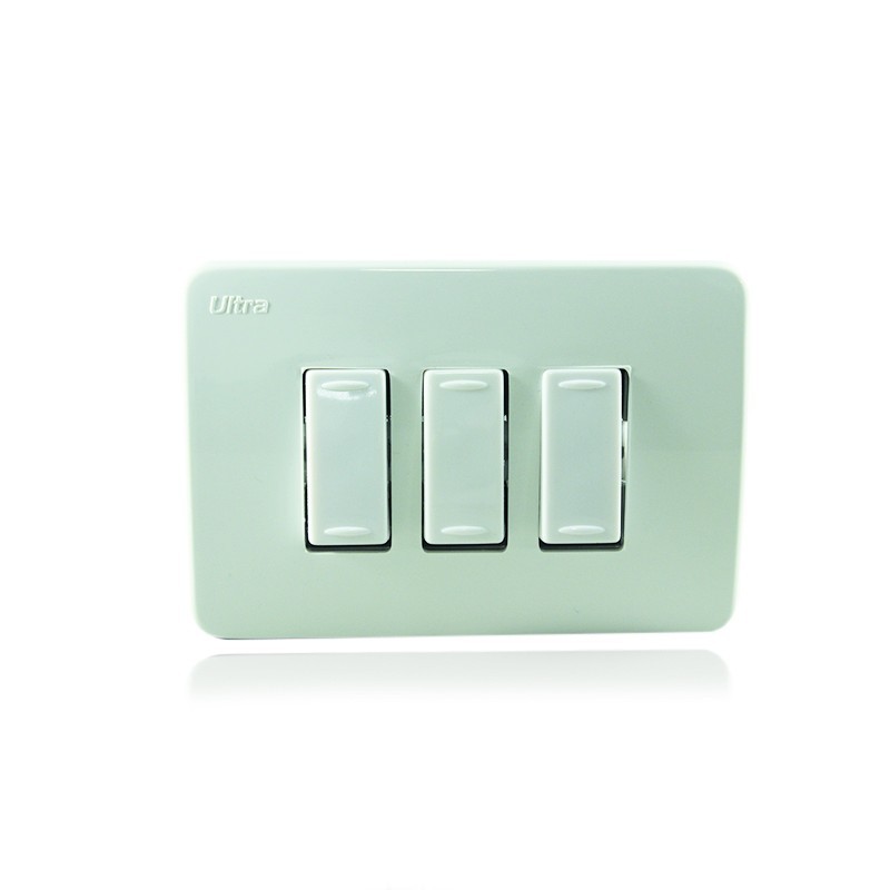 Ultra Interruptor Triple Conmutable Blanco  PT144125SB