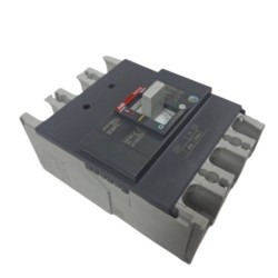 Breaker Industrial  200 AMP Capacidad de Ruptura  50 KA Fijo FORMULA A2C  1SDA066778R1