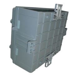 Caja Acometida de Derivacion en Policarbonato Trifasica de 9 Usuarios-140 AMP        3F 1N