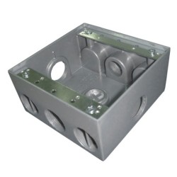 Caja Fundicion Aluminio 2400 con salida   3/4 pulgada 4 Huecos